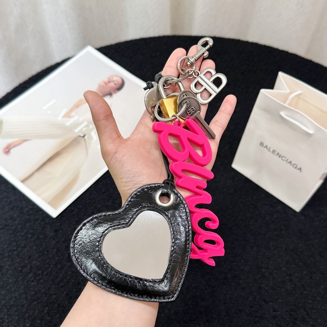 BALENCIAGA Aki キーリング チャーム
