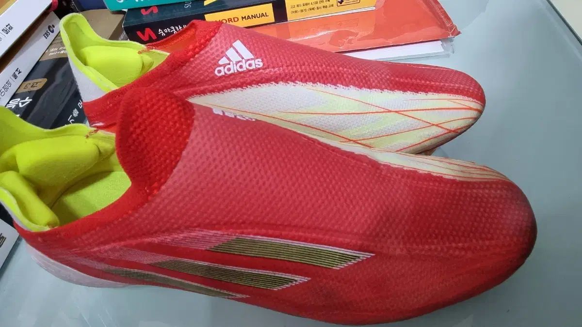 adidas アディダス