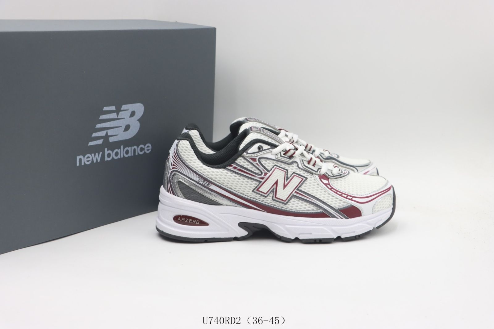 今日特価】ニューバランス New Balance ランニング U740RD2 白銀