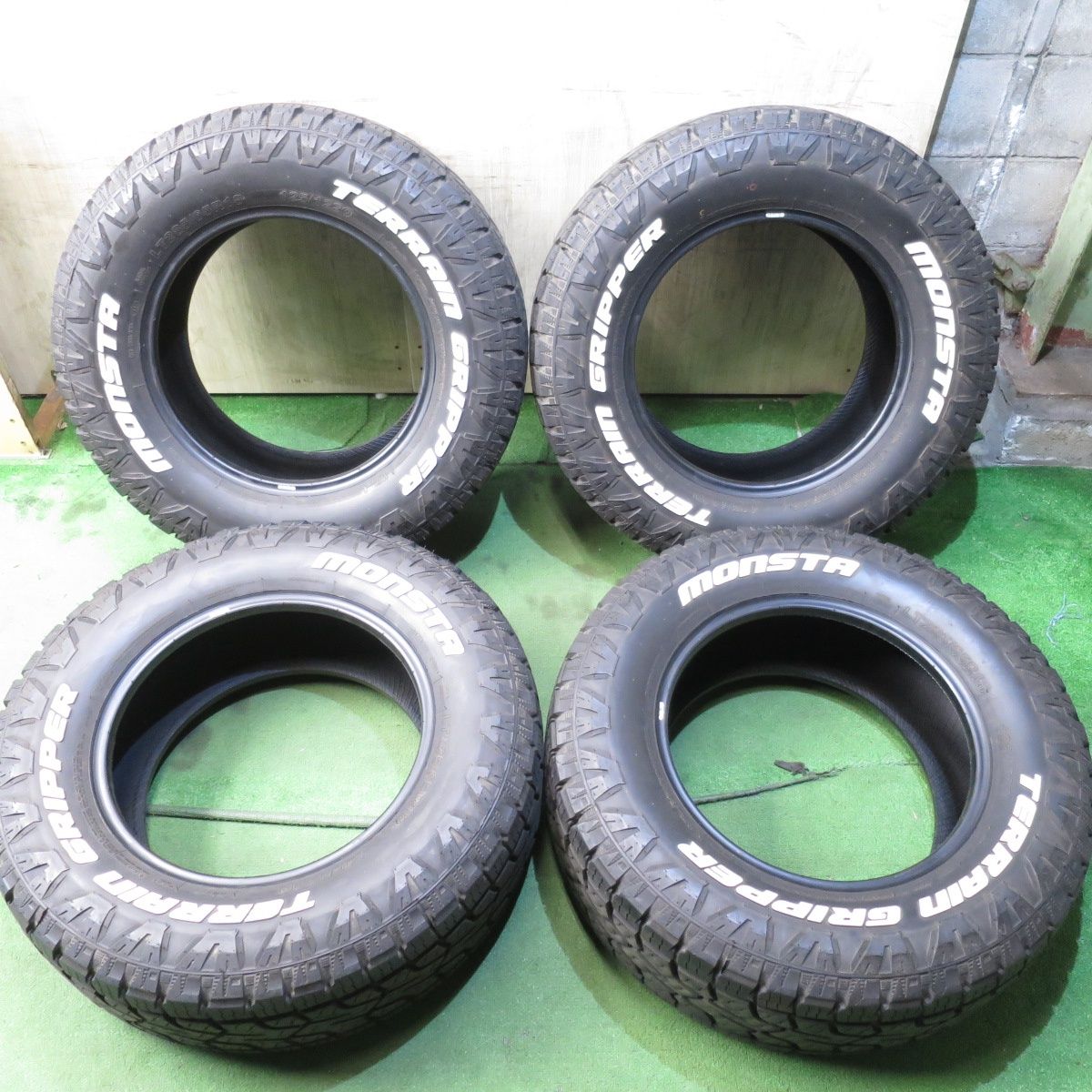 送料無料* バリ溝！21年！9.5分☆285/65R18 モンスタ テレーン 