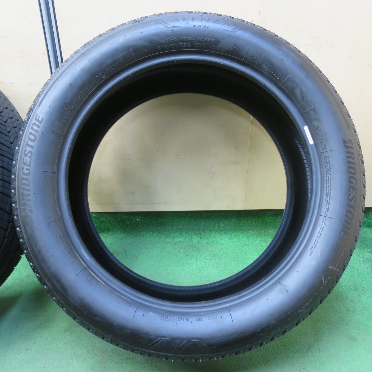 デザインセンス 新車外し 24年 275 50R22 ブリヂストン アレンザ A S 02 タイヤ 22インチ ランクル 200 セコイア タンドラ 等 5090601イノタ
