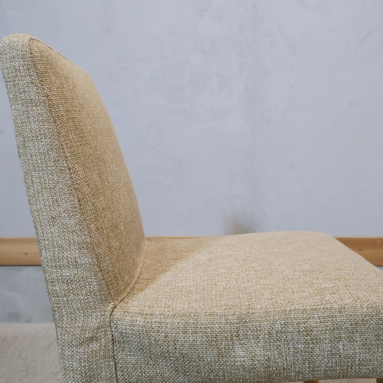 MOMO natural(モモナチュラル)のSTICK COVER CHAIR です。コンパクトなデザインの北欧スタイルダイニングチェア。カバーリングタイプでメンテナンス性も◎サイドチェアとしても♪ MOMO natural(モモナチュラル)のSTICK COVER CHAIR です。コンパクトな