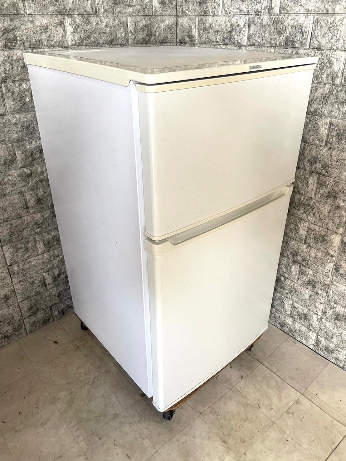 アイリスオーヤマ 90L冷蔵庫 IRR-A09TW 2018年 - 冷蔵庫