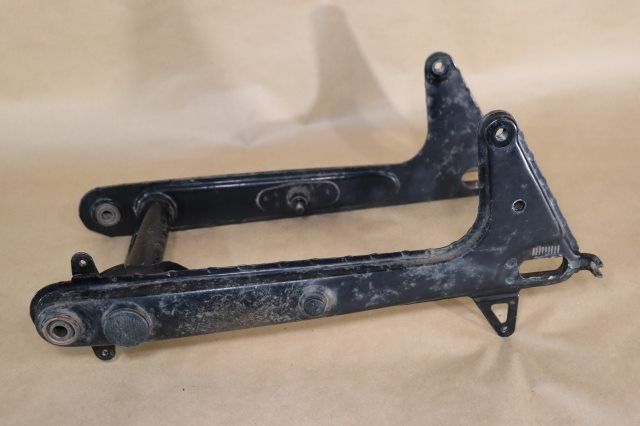 ヤマハ YB50FOUR（１２V) UA05J スイングアーム Y279-58