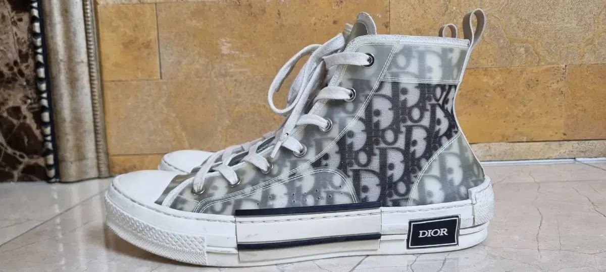 ディオール B23 ハイ トップ ロゴ オブリーク ディオール B23 ハイ