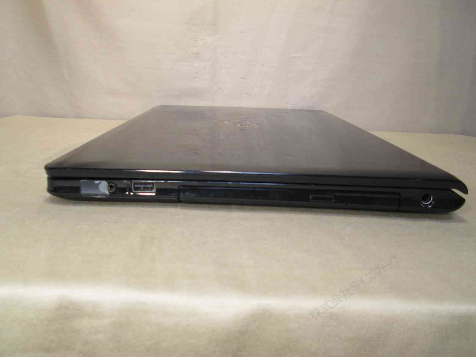 富士通 FMV LIFEBOOK AH41/C3【SSD搭載】 AMD E2-9000 1.8GHz 