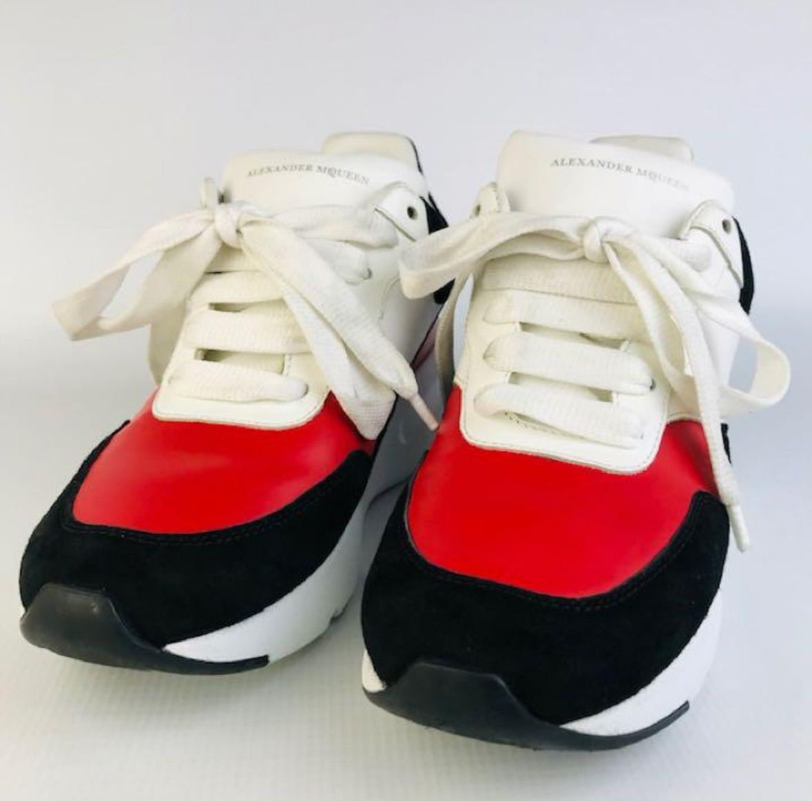 【Alexander McQueen 】スニーカー女性革レザー★送料関税無料★ Alexander McQueen Leather Sneakers | White | FARFETCH