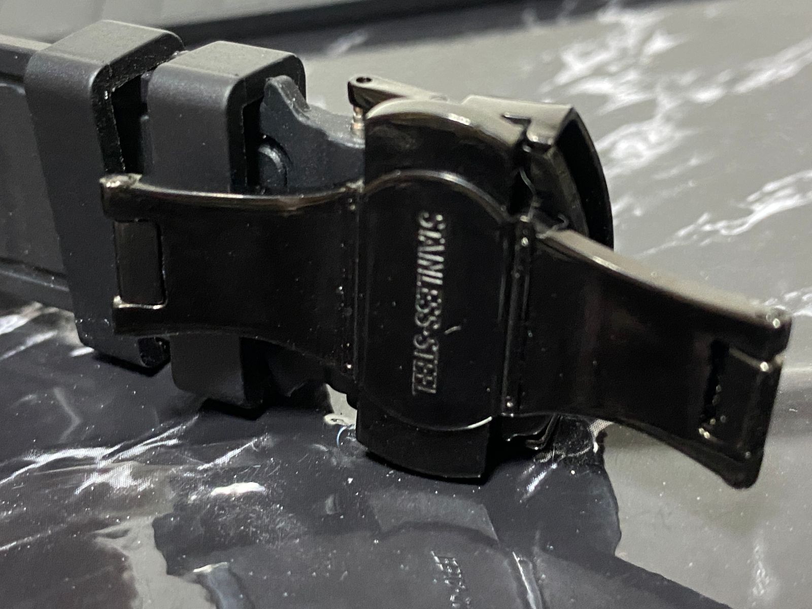 ガンメタ×ブラック アップルウォッチ ラバーベルト Apple Watch