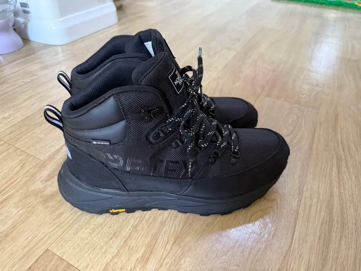 NORTH FACE