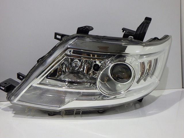 好 セレナ ヘッドライト左右 HID セレナ ヘッドライト左右 HID C25 NC25