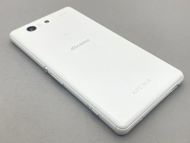 docomo Xperia A4 ホワイト ワンセグ対応機種 - 携帯電話