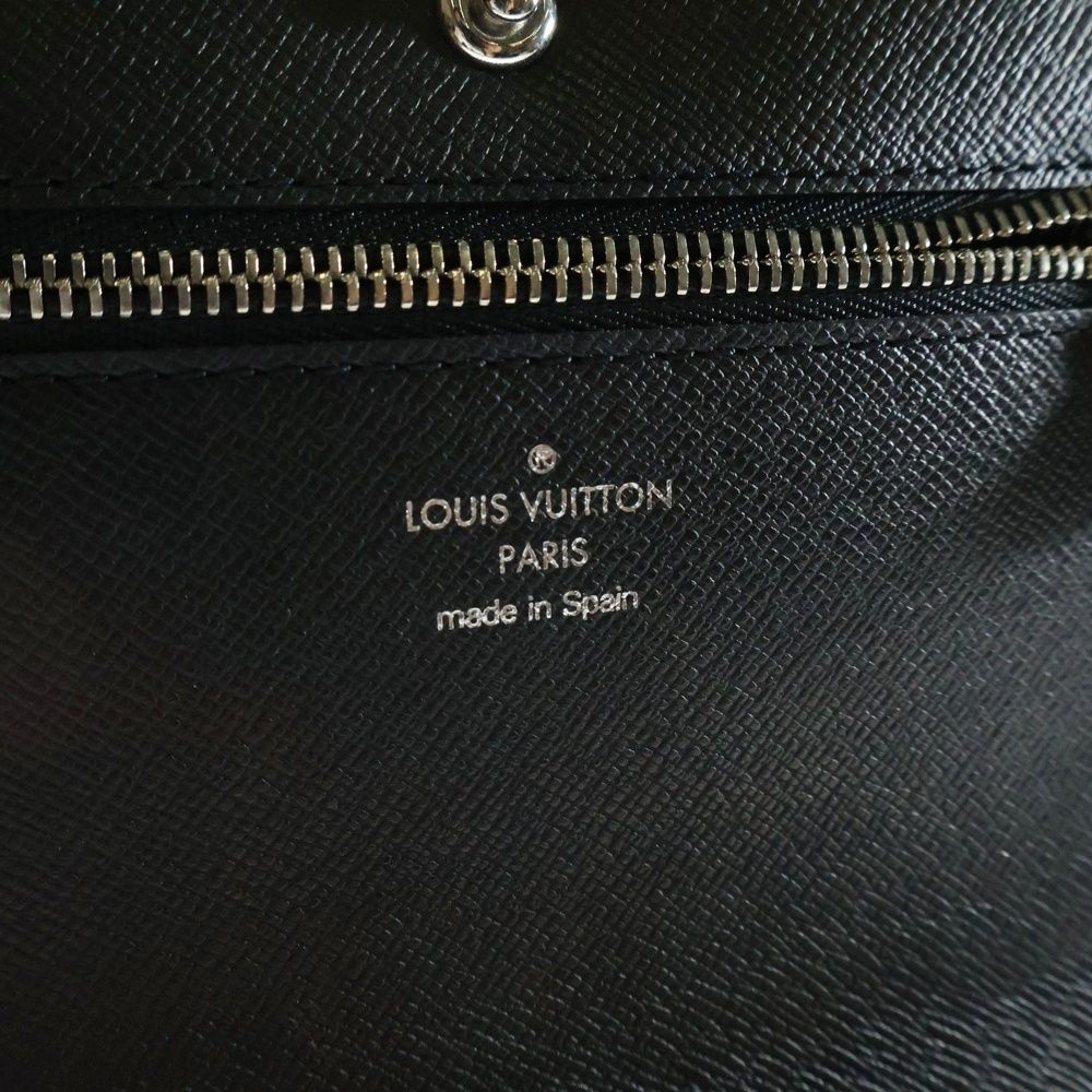 VUITTON