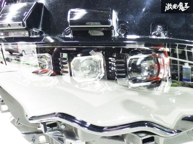 MZRA90☆ZWR9#☆ヴォクシー☆ヘッドライト☆トヨタ☆純正☆右側☆81130