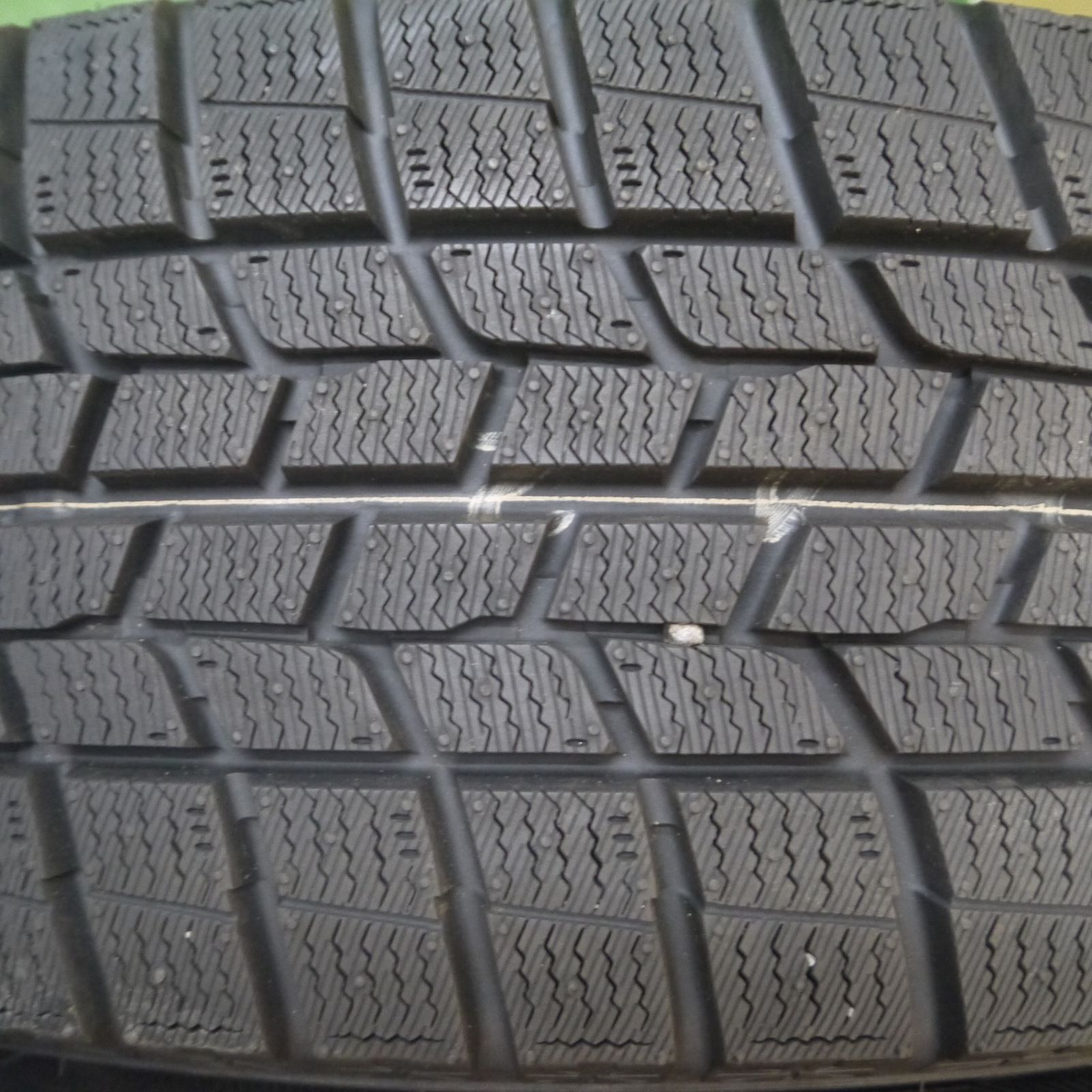 超バリ溝！キレイ！ほぼ10分★スタッドレス 215/60R17 トーヨー ウインタートランパス TX Exceeder HOT STUFF エクシーダー 17インチ★ ラブリオンRS01の値段と価格推移は？｜1件の売買データからラブリオン