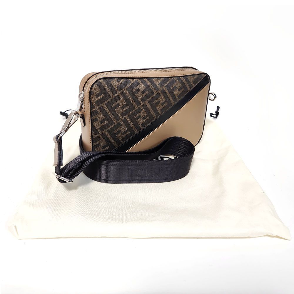 ◆◆VIP◆◆ FENDI  ダイアゴナル カメラバック フェンディ FENDI ダイアゴナル カメラバッグ ショルダーバッグ