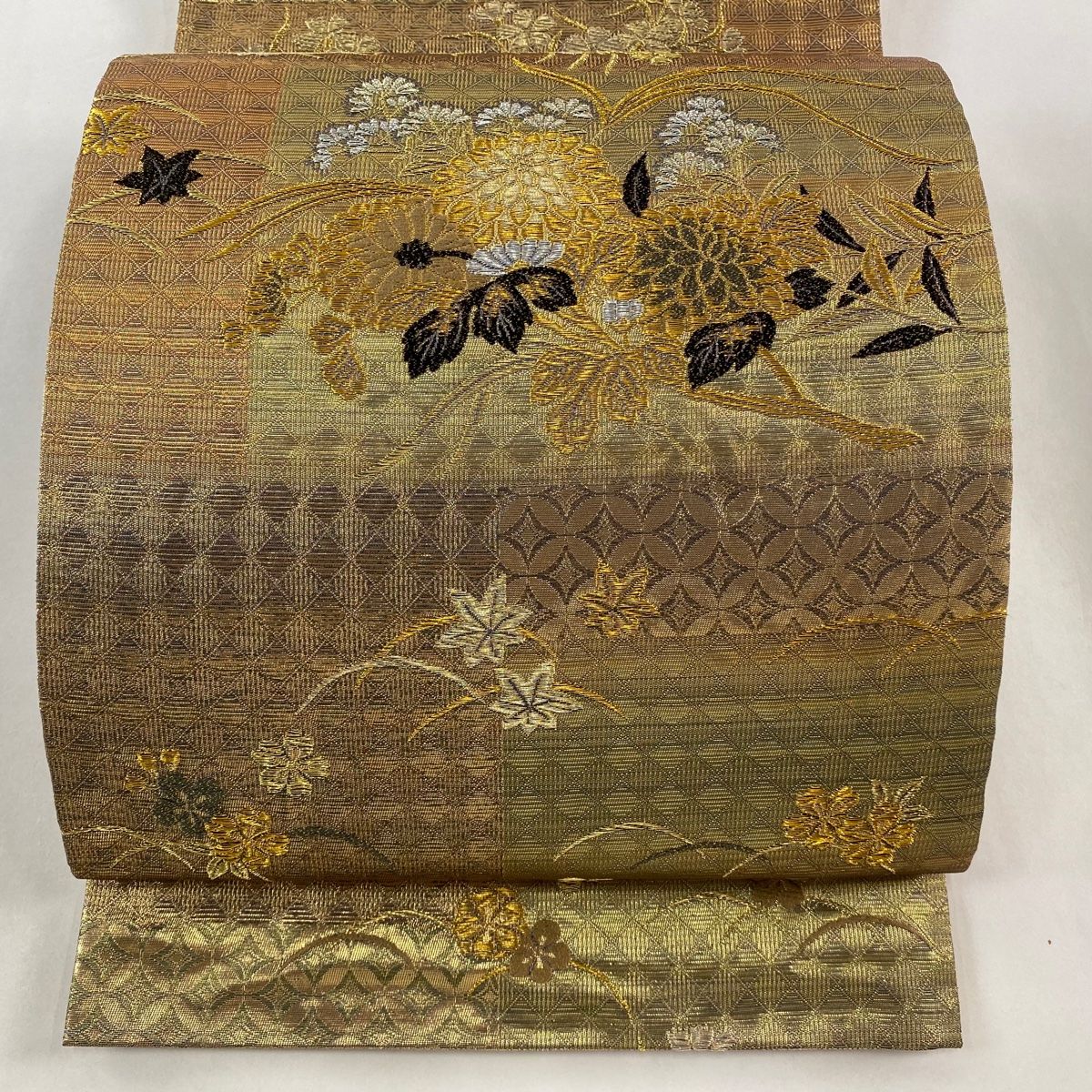 A7 袋帯 美品 秀品 幾何学模様 金糸 茶緑色　全通　正絹 A7 袋帯 美品 秀品 幾何学模様 金糸 茶緑色 全通 正絹 - メルカリ