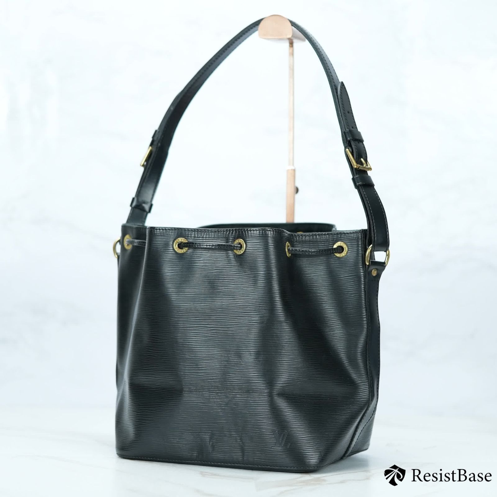 ✨美品✨ ルイヴィトン エピ プチノエ ブラック 巾着バッグ LOUIS VUITTON ルイヴィトン エピ プチノエ 巾着 ショルダー