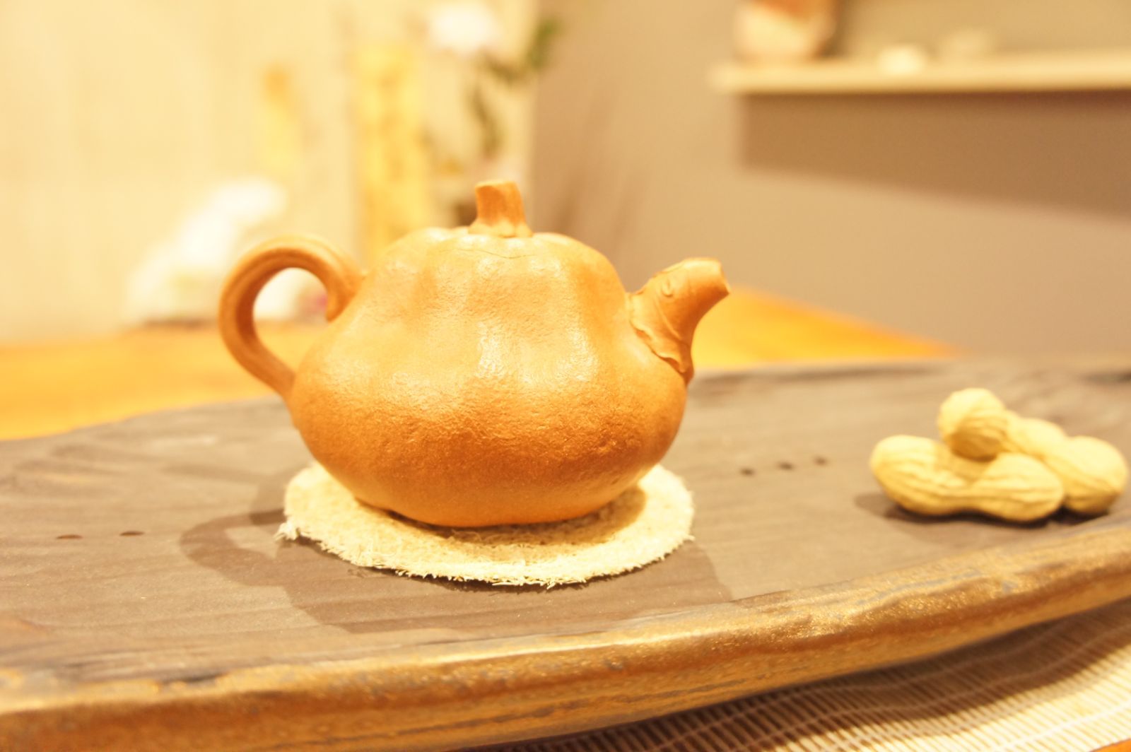 滝田項一 赤地金彩魚文茶器 急須と湯呑み