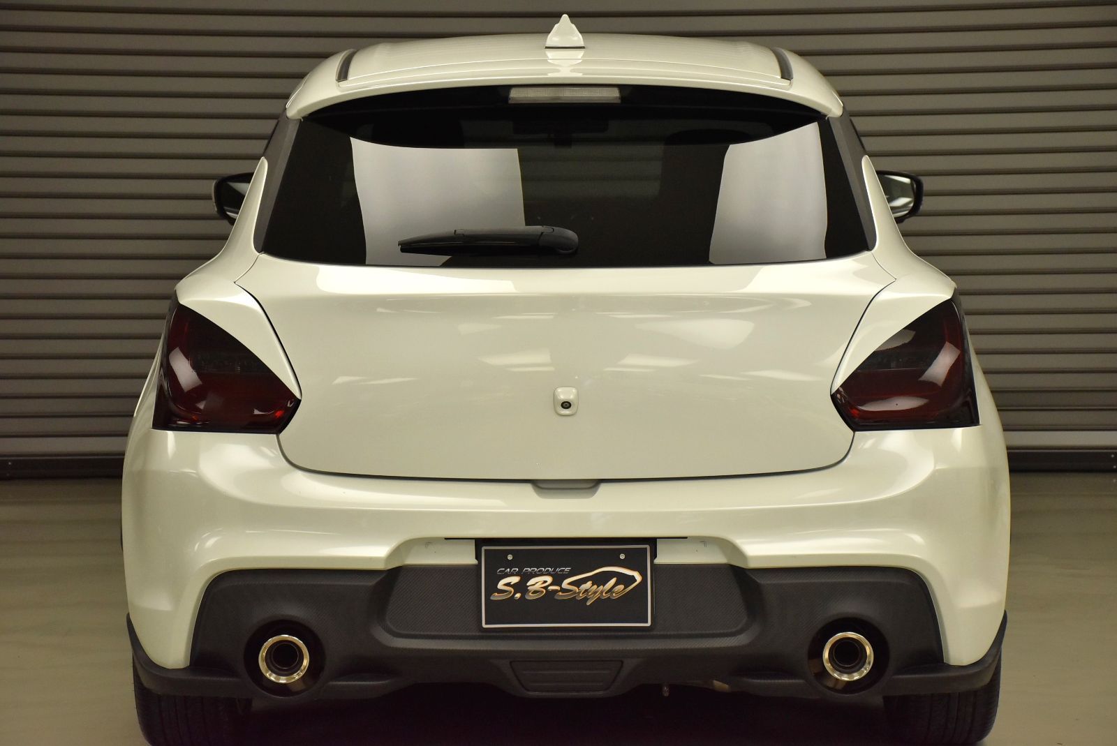 スカイライン　ガーニッシュ 楽天市場】スカイライン V37系 後期専用 リア リアルカーボン