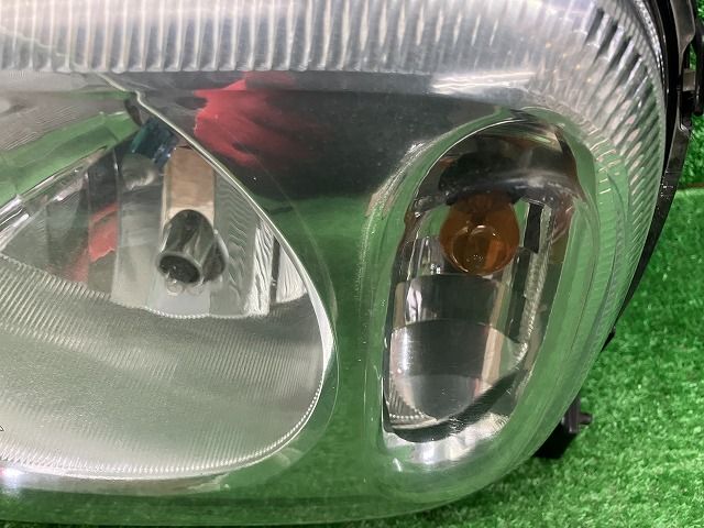 シェビーバン ヘッドライトベゼル グリル 左側 LH 角目2灯 バンデューラ Gバン シェビーVAN CHEVY VAN VANDURA G10 G20 G30 GMC シェビーバン 純正ヘッドライトベゼル 左側 LH 角目2灯 グリル メッキ