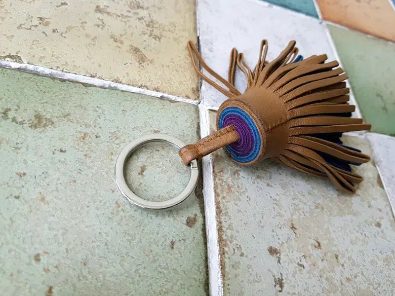  エルメス カルメン キーホルダー バッグチャーム ポンポン キーホルダー キーリング 小物