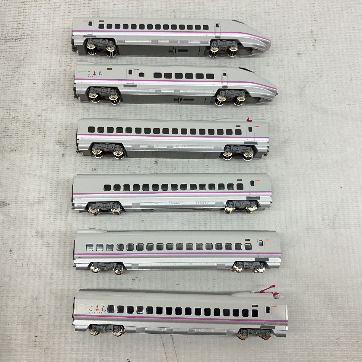 JR E3系秋田新幹線(こまち)セット Amazon | KATO プラスチック Nゲージ E3系 秋田新幹線「こまち