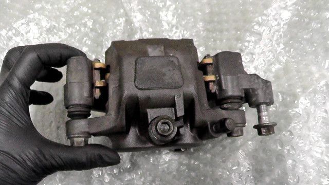 マジェスティ250 SG20J-011xxx の Fブレーキキャリパー:#1722991930