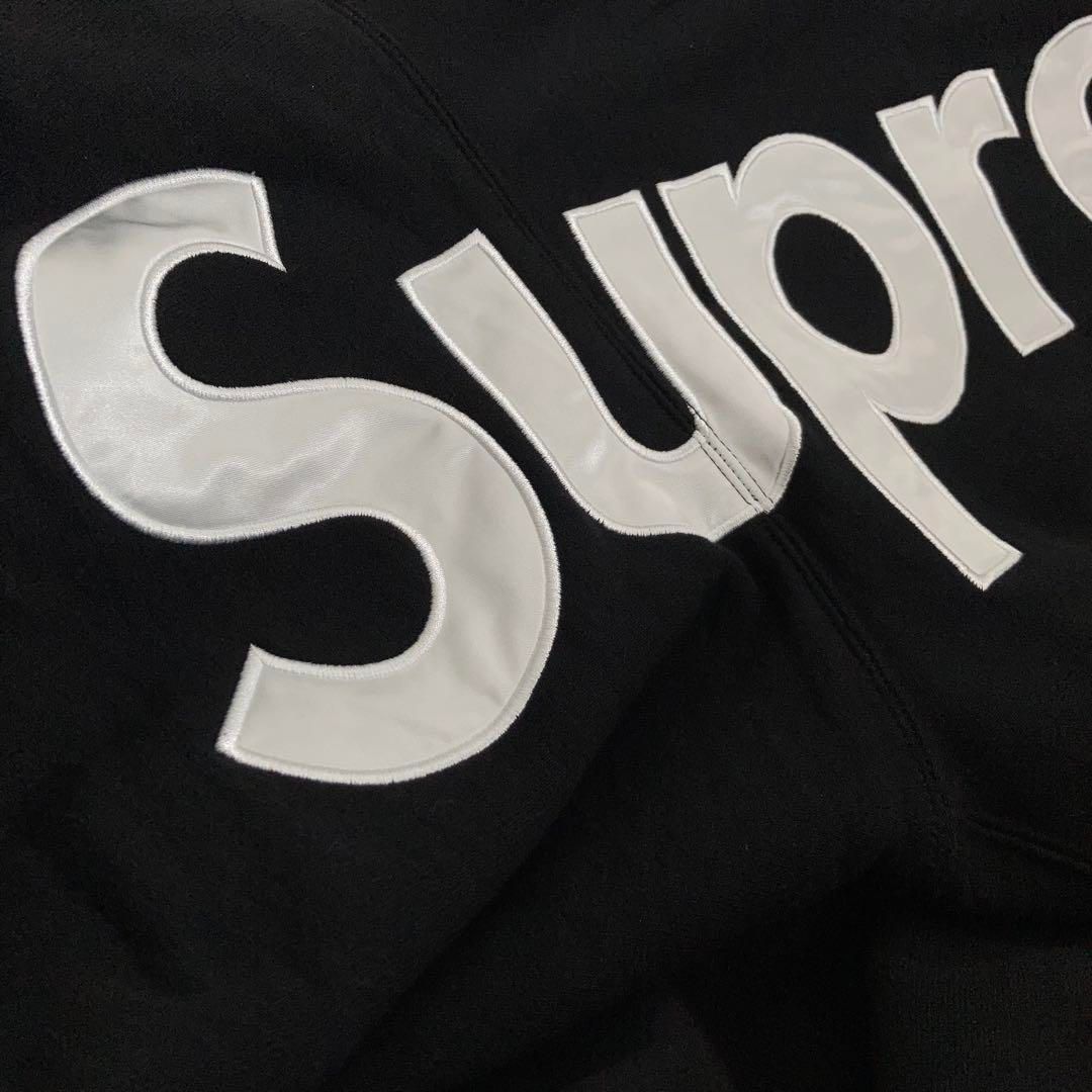 【美品】SUPREME プルオーバーパーカー サテン アップリケ 黒 L 美品】SUPREME プルオーバーパーカー サテン アップリケ 黒 L