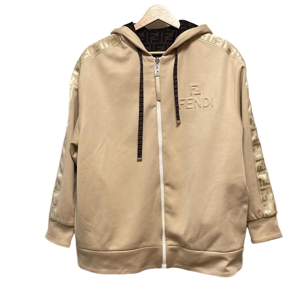 FENDI パーカー　sサイズ 210.jpg