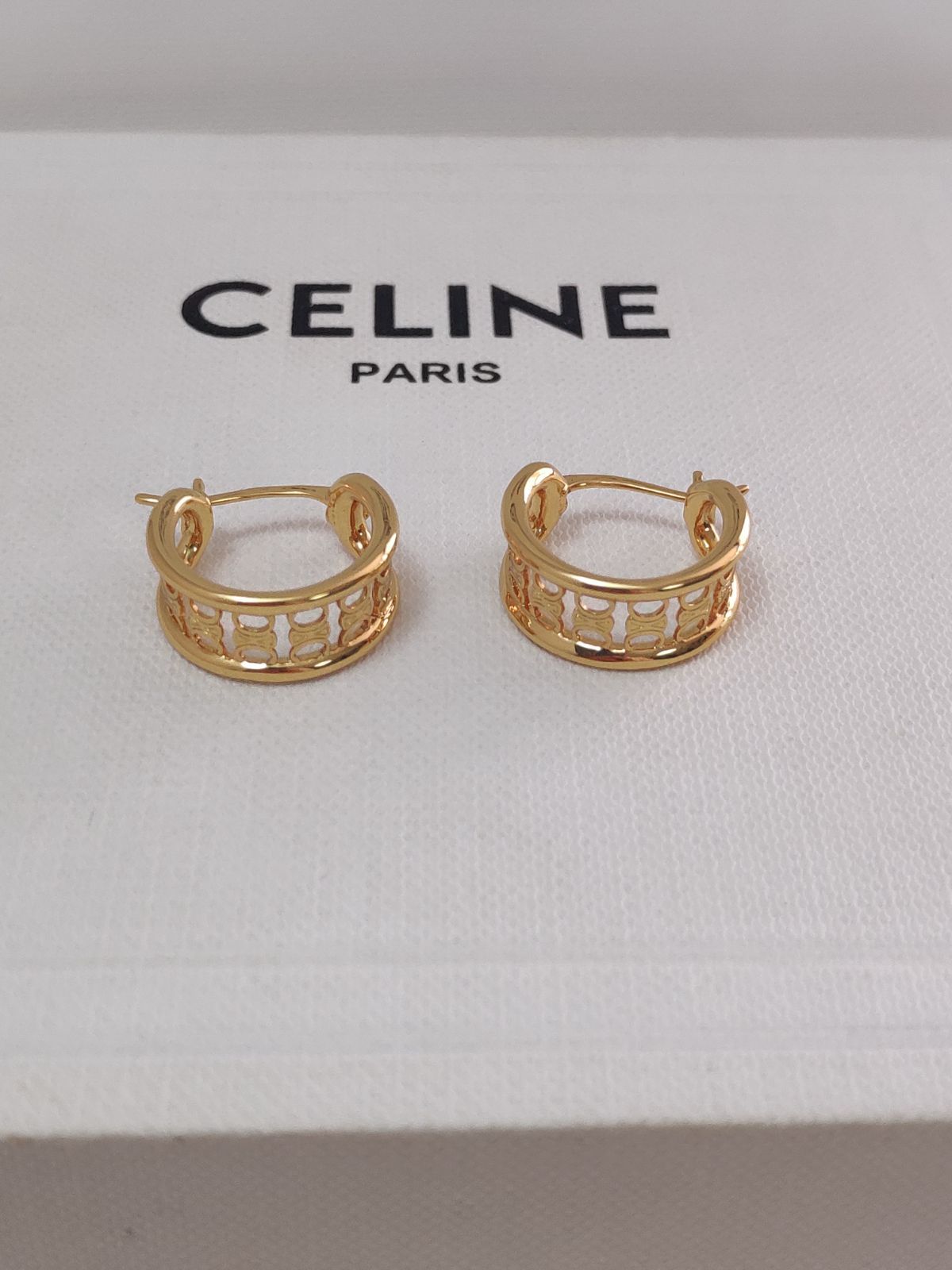 セリーヌ✨CELINE ピアス 金色 トリオンフ マルチフープ ピアス