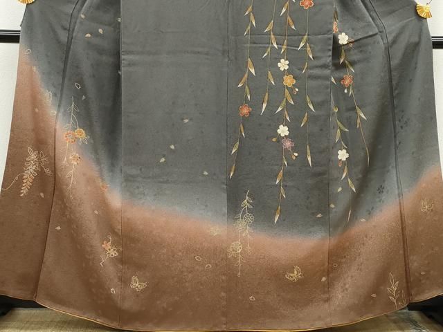 正絹訪問着　舞蝶文　暈し染め　金彩　⑦( 訪問着、紬、袋帯なども出品) 訪問着 駒刺繍 枝垂れ花舞蝶文 暈し染め 絹 金彩 逸品 御祝い
