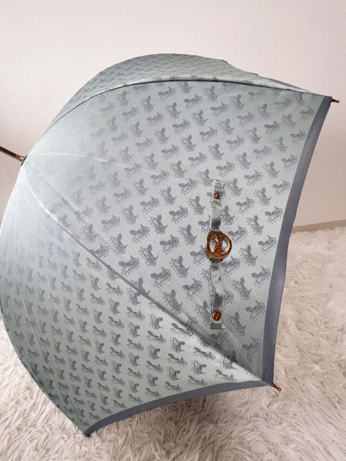 CELINE セリーヌ 傘 馬車柄 水色 ゴールド 希少 CELINE セリーヌ 文字