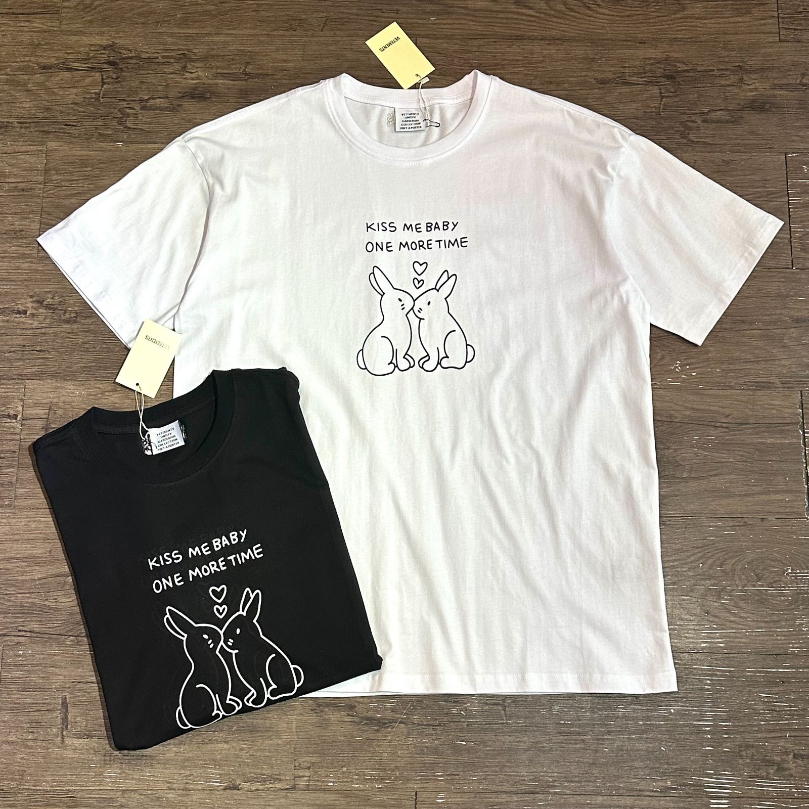 VETEMENTS 新品未使用 ヴェトモン Tシャツ 男女兼用 2色 希少品 【2枚 