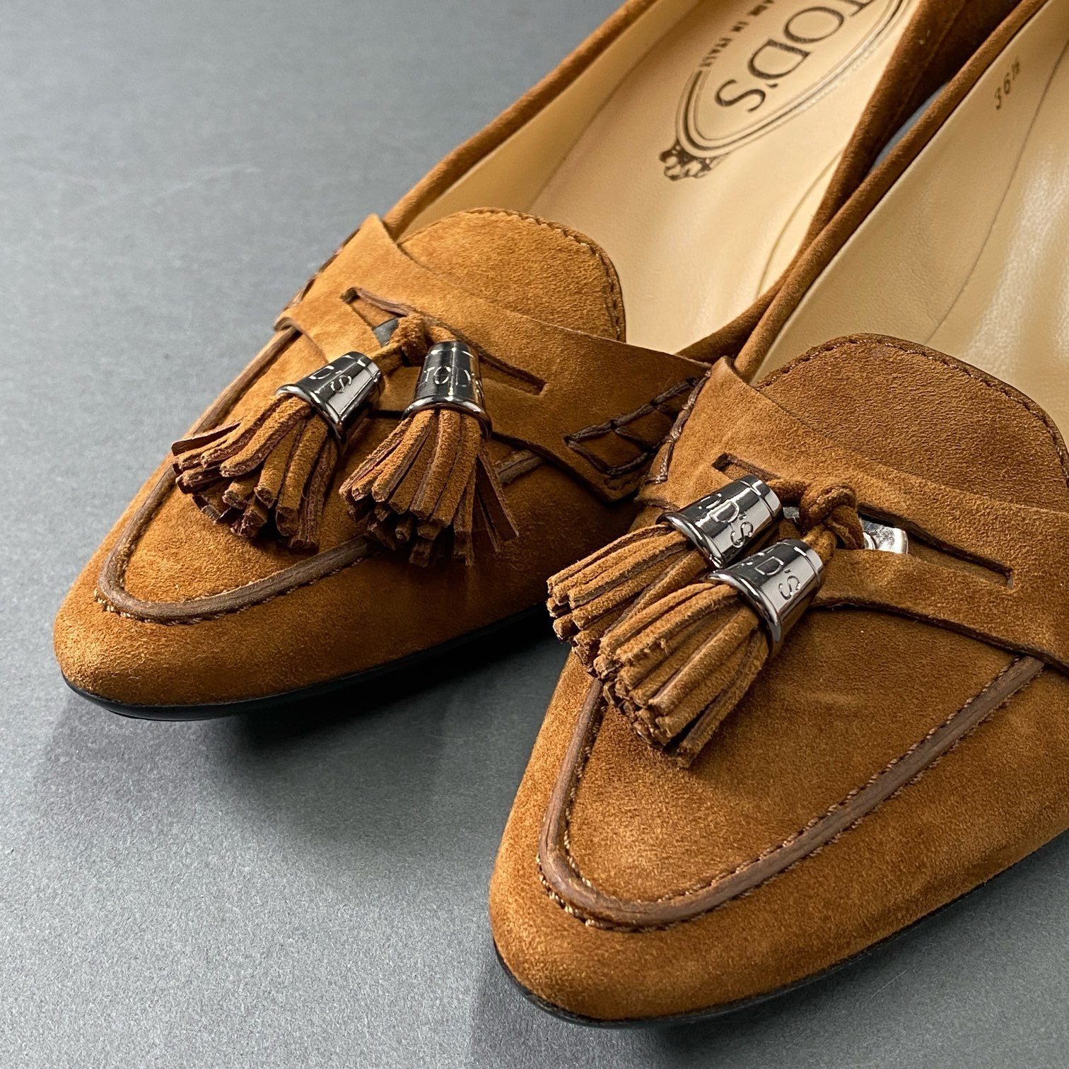 ✨美品✨TOD’S トッズ パンプス タッセル フリンジ ローファー スエード オリジナル 販売 TOD'S トッズ ブラウン タッセル付き パンプス 美品