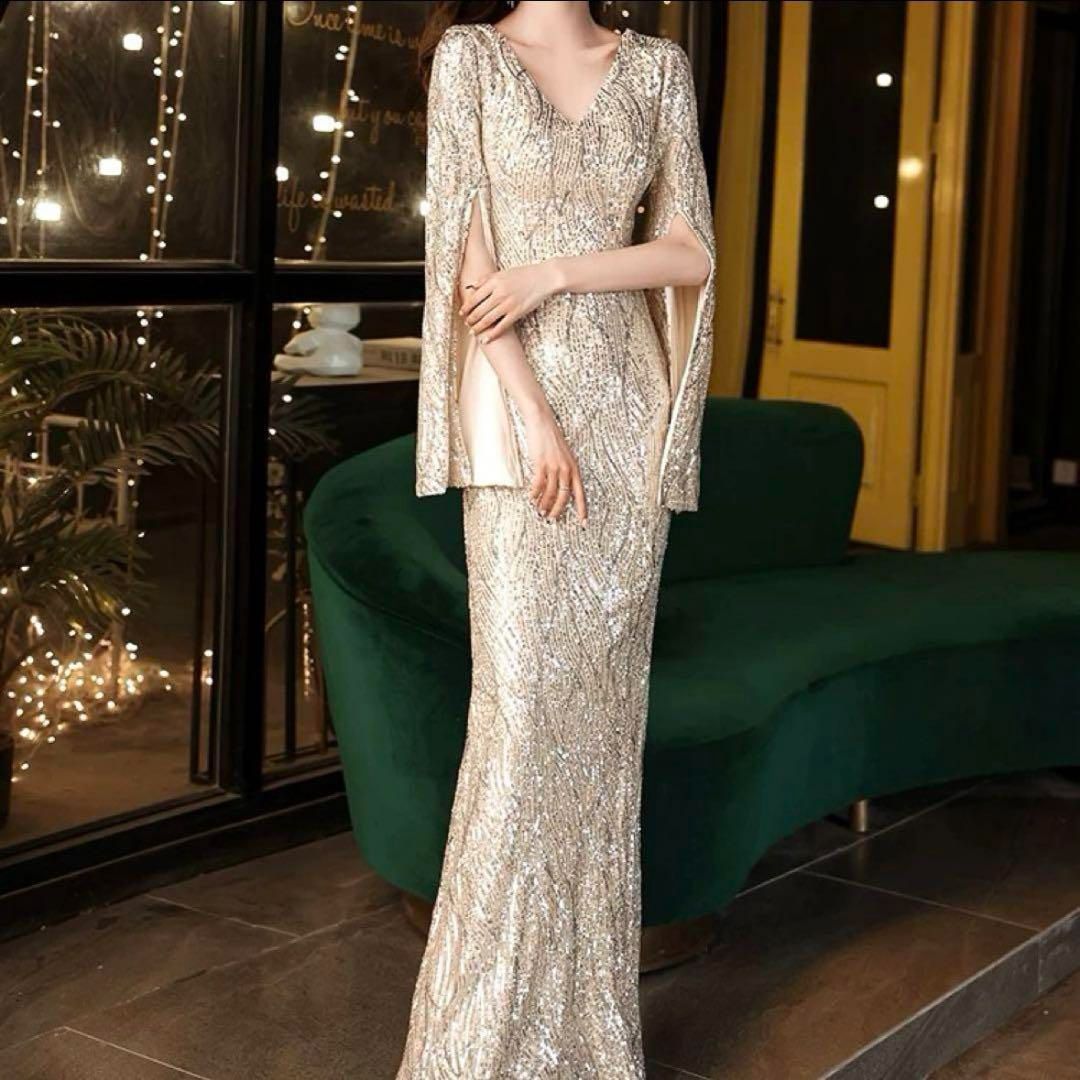 スパンコールの煌びやかなVネックの長袖イブニングドレス♩.• スパンコールの煌びやかなVネックの長袖イブニングドレス?.? - メルカリ