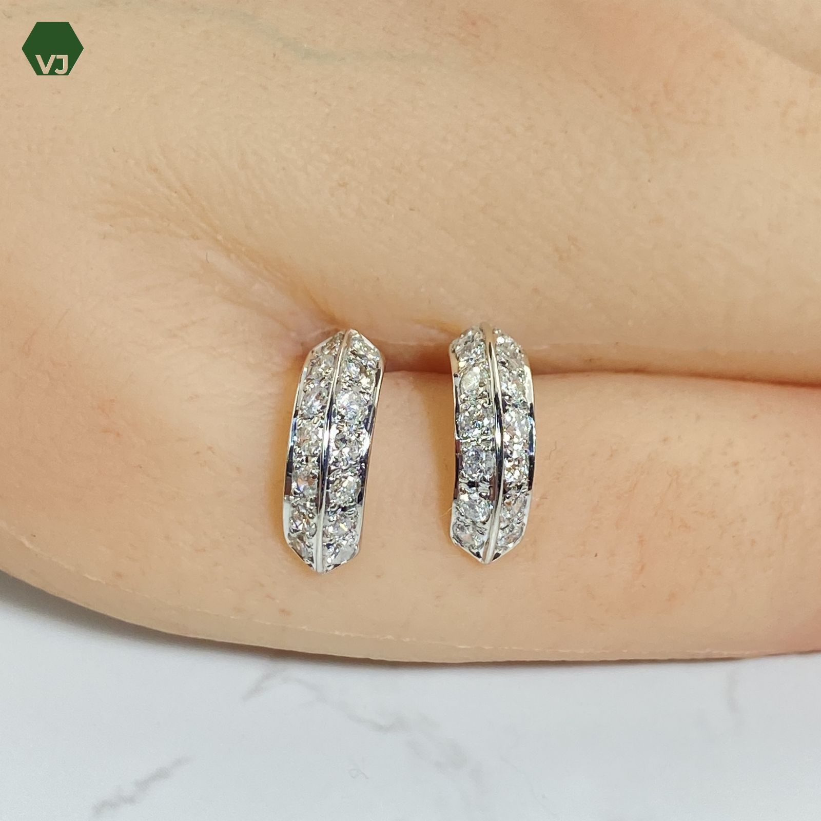 27-11】ダイヤモンド ピアス D0.72ct【中古】【PT850】☆By vivid-J 