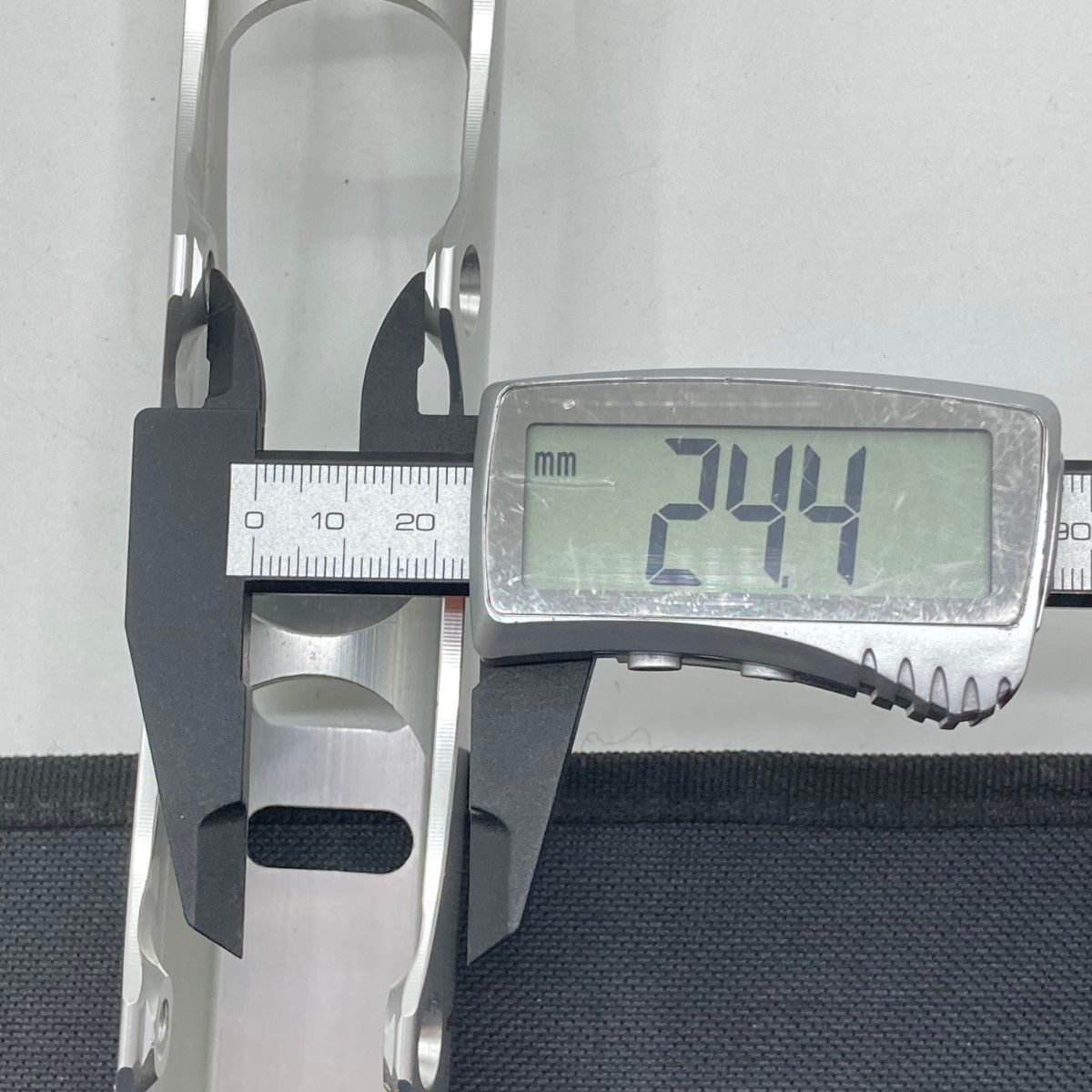 ◎◎MAPLE メープル FORCE インラインスケート フレームパーツ シルバー WHITEMONARCHHOTEL_COM