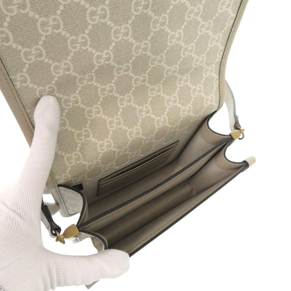 ベージュ ショルダーバッグ