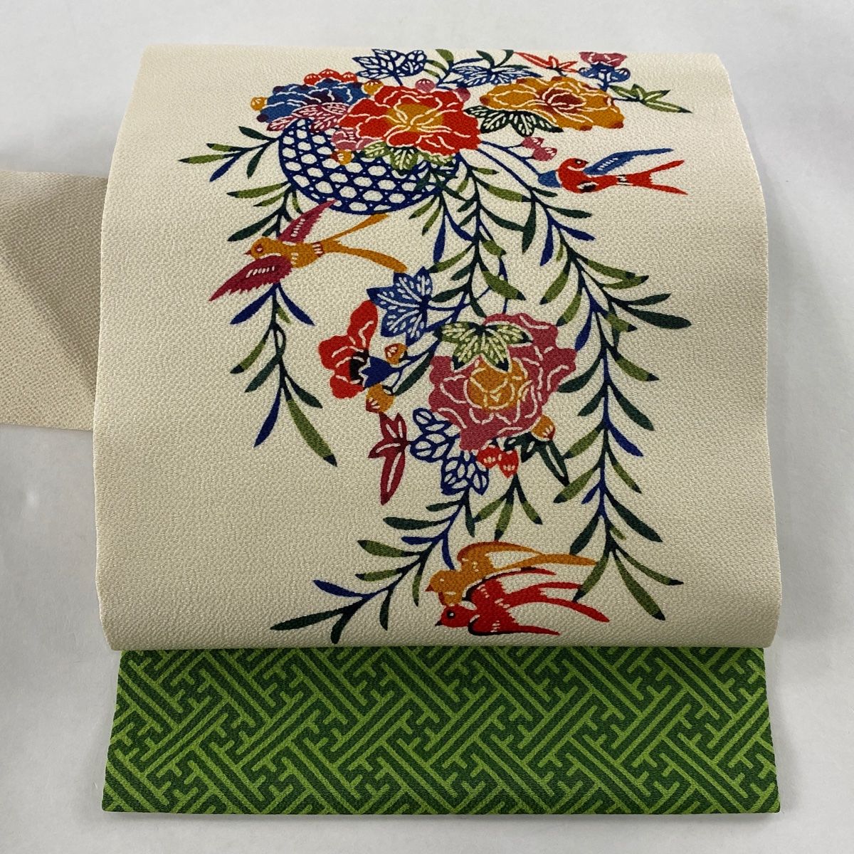 名古屋帯 逸品 落款 栗山吉三郎 草花 鳥 縮緬 クリーム 正絹 【中古