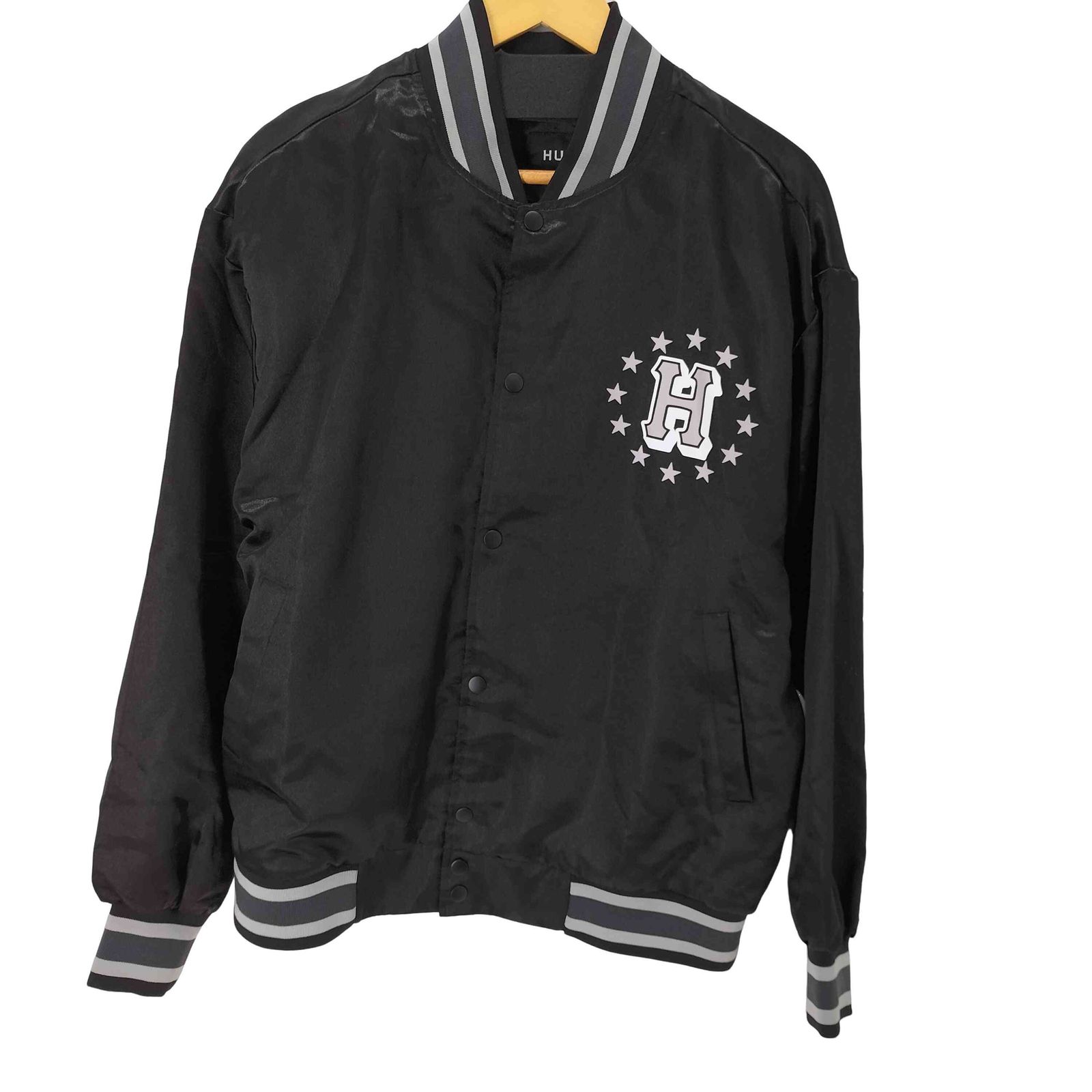 ハフ HUF GALACTIC STACK BASEBALL JACKET バックプリントサテン巣Tじゃん メンズ JPN：L 