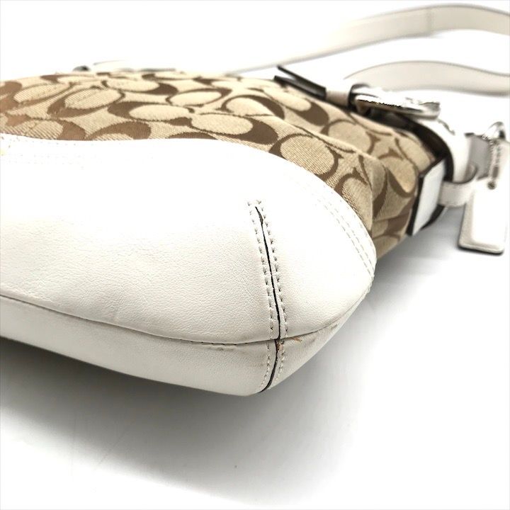 美品　コーチ　メッセンジャーバッグ　シグネチャー　キャンバス　レザー　斜め掛け COACH（コーチ）の「ベック メッセンジャー・シグネチャー