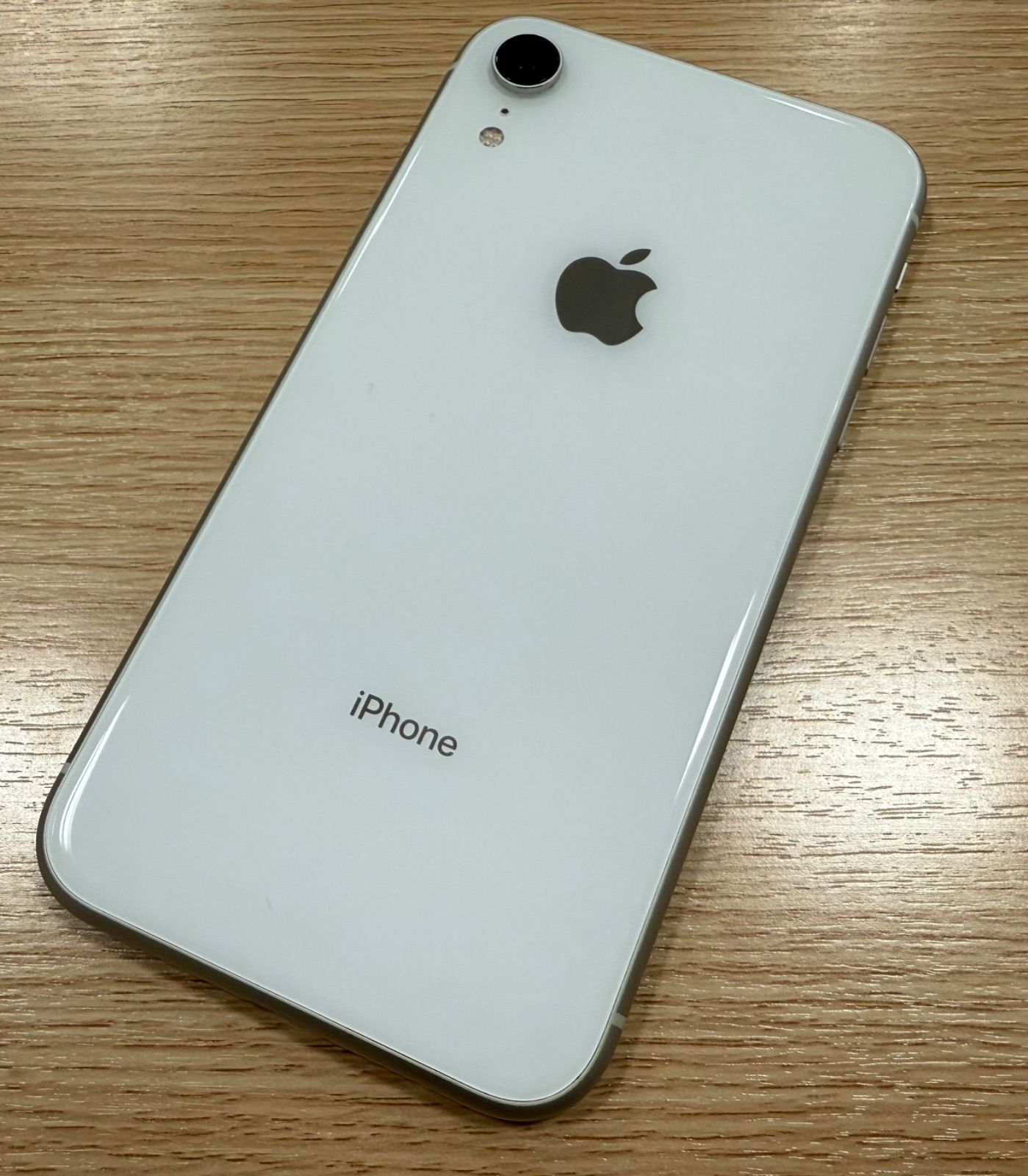 ランクA】iPhoneXR 64GB ホワイト au SIMロック解除済 - メルカリ