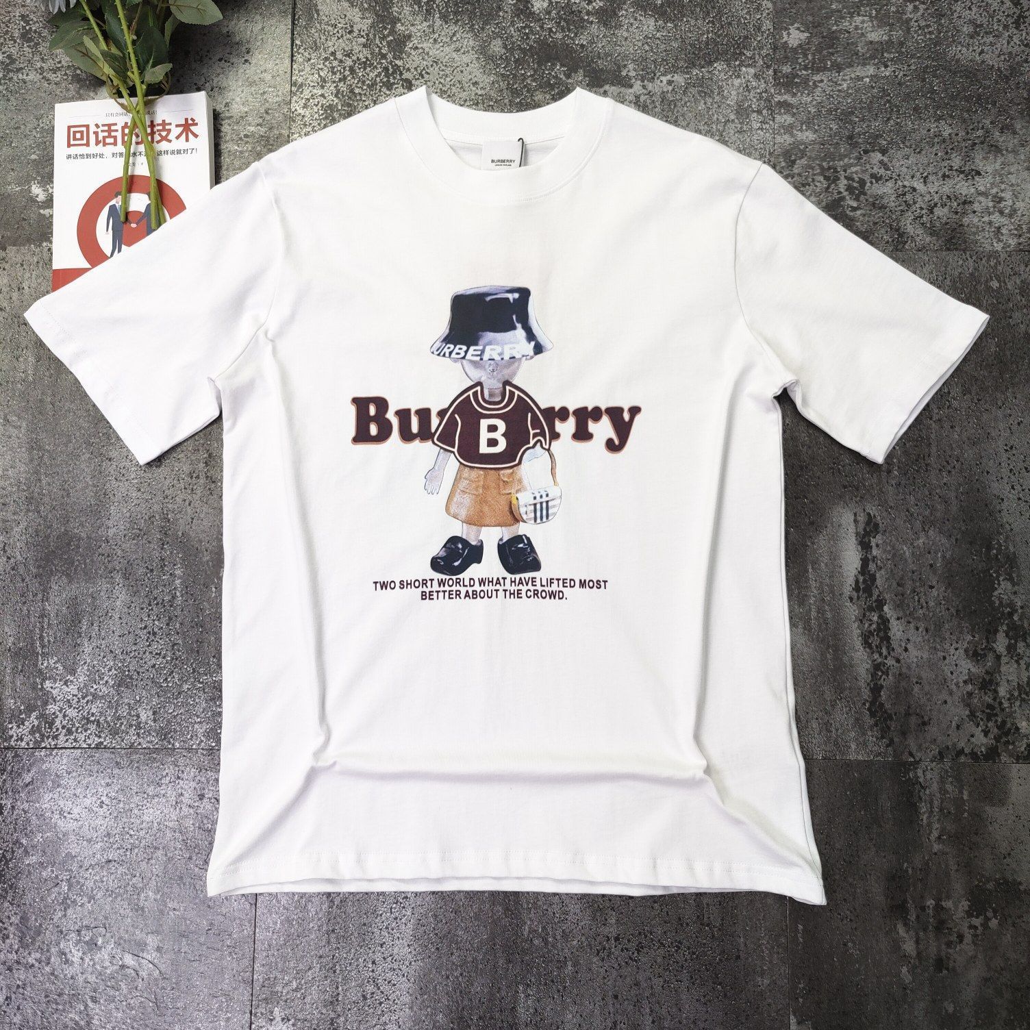 Burberryバーバリーの新作半袖Tシャツ定番男女同型ゆったりタイプ