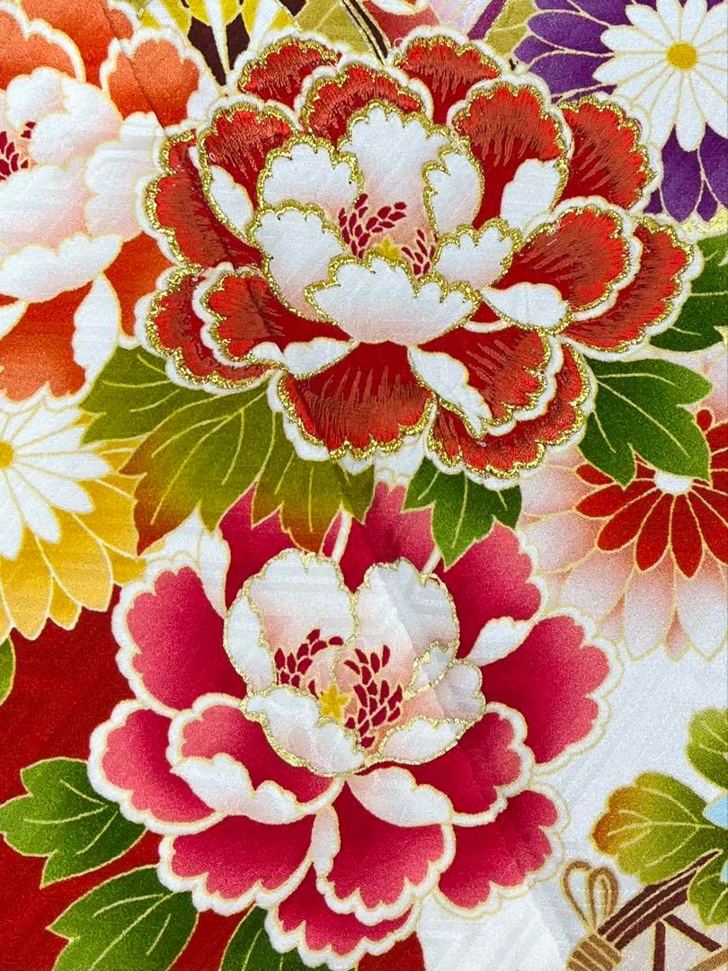 振袖 刺繍 金彩 紋意匠 正絹 ガード加工済 - メルカリ