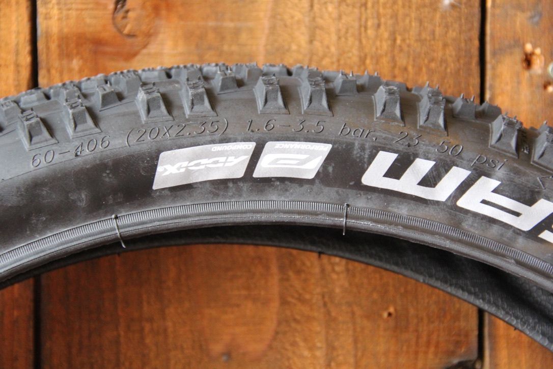 自転車 BMX 20インチ 軽量オフロードタイヤ SCHWALBE SMART BMX タイヤ 20インチ 軽量オフロード SCHWALBE SMART SAM 20 x