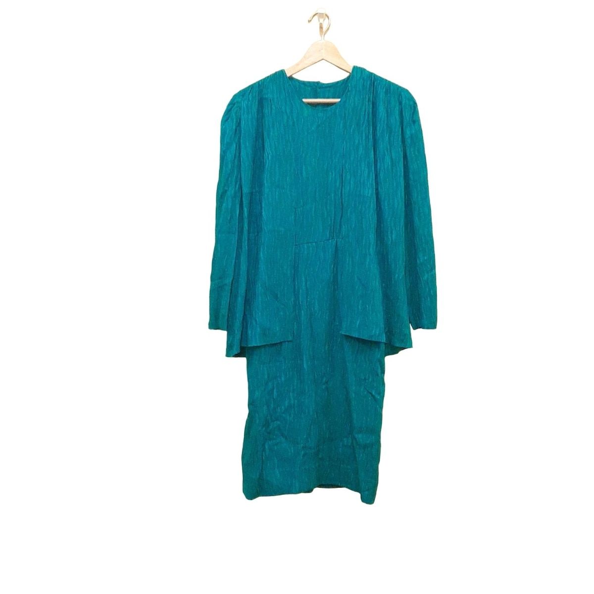 未使用に近い　ジュンアシダ　上質絹90%使用　素敵なデザイン　ワンピース 未使用に近い ジュンアシダ 上質絹90%使用 素敵なデザイン