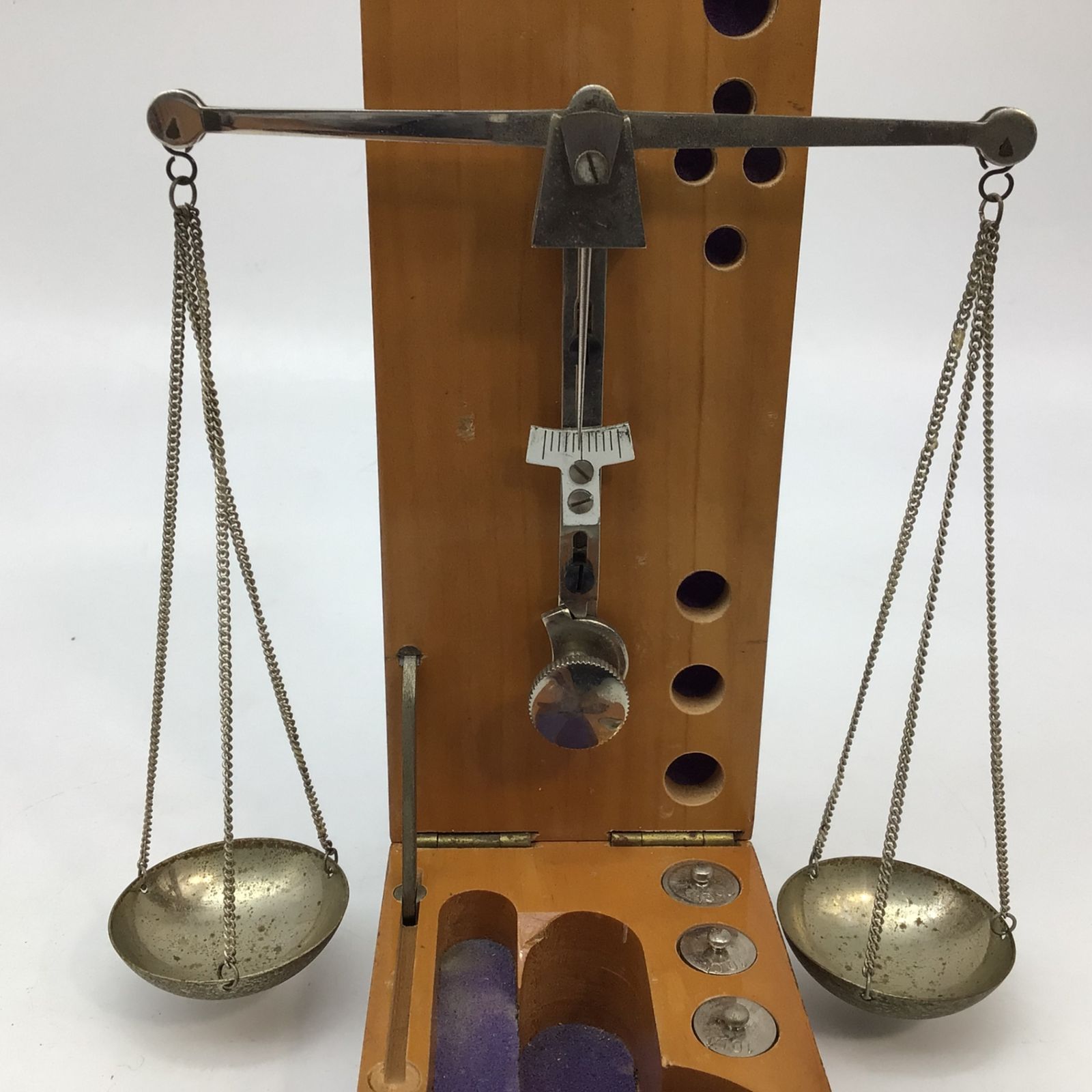 古い天秤秤