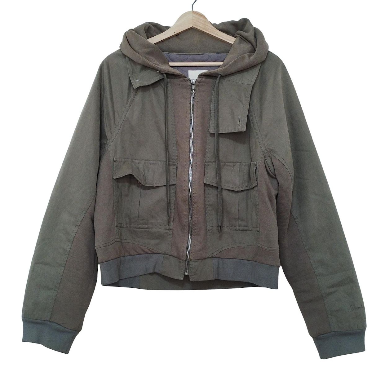 DIESEL ディーゼル ブルゾン サイズM レディース - カーキ 長袖|中綿|秋|冬