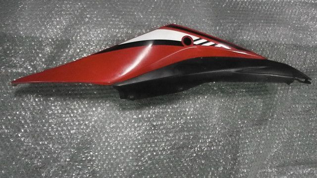 YZF-R3 RH07J-003xxx の シートカウル 左:#1687397962 - メルカリ