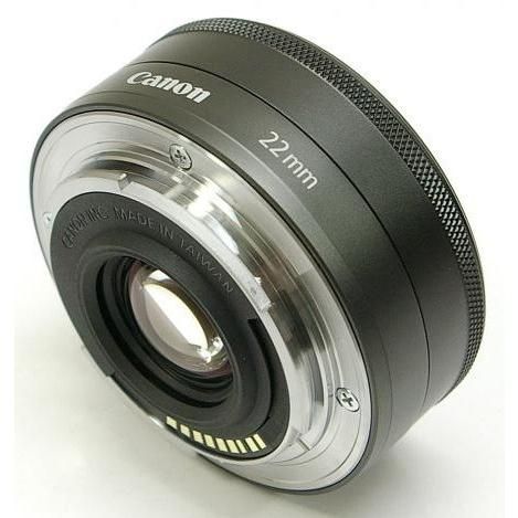 美品　CANON EF-M 22mm F2 STM パンケーキレンズ 美品 CANON EF-M 22mm F2 STM パンケーキレンズ